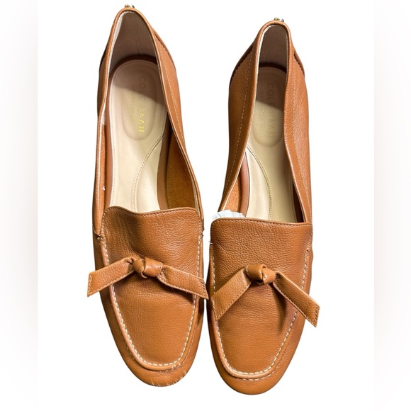 COLE HAAN women’s tan Caddie Bow slip on Leather Loafer flats size 9.5B - Picture 1 of 16